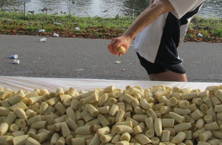 Bananen tijdens loopwedtrijd