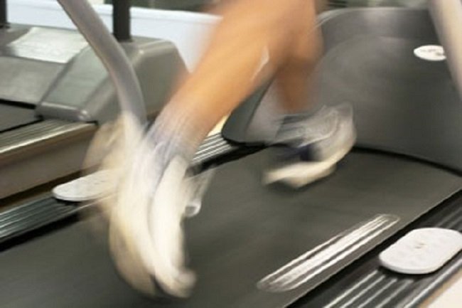 Hardlopen op een loopband.